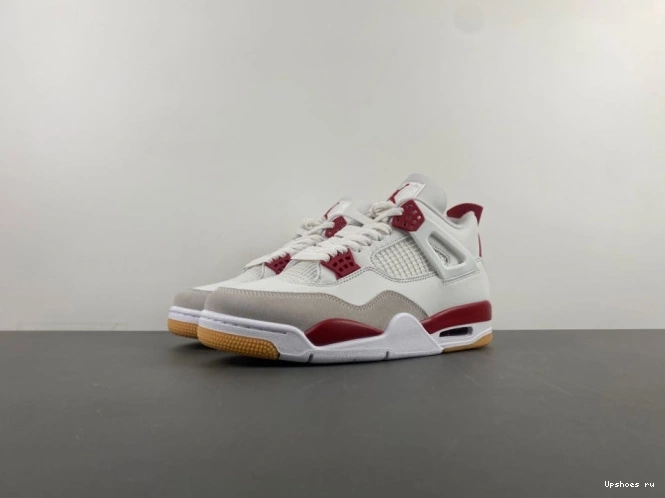 SB   Varsity Red Jordan Retro 4 DR5415-106 0726